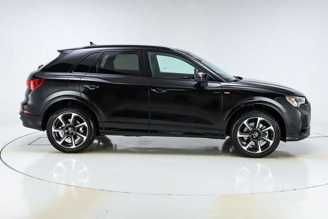 Photo of 2025 Mythos Black Metallic Audi Q3