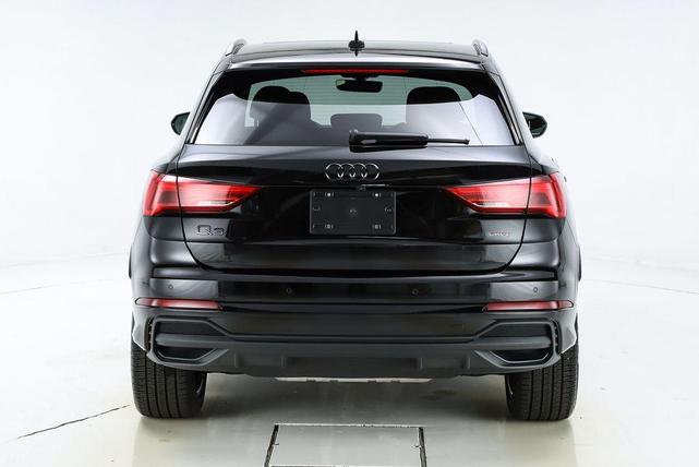 Photo of 2025 Mythos Black Metallic Audi Q3
