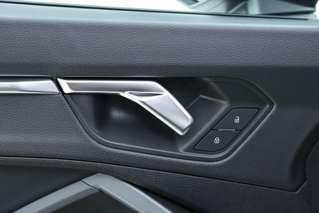 Photo of 2025 Mythos Black Metallic Audi Q3