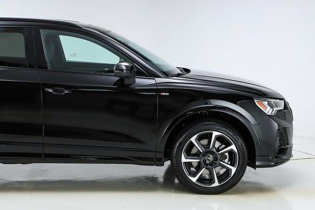 Photo of 2025 Mythos Black Metallic Audi Q3