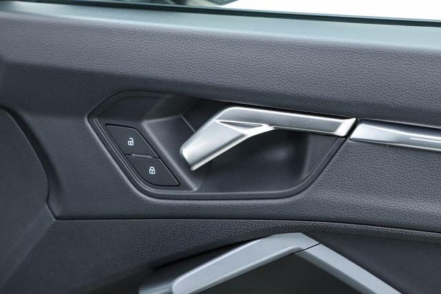 Photo of 2025 Mythos Black Metallic Audi Q3