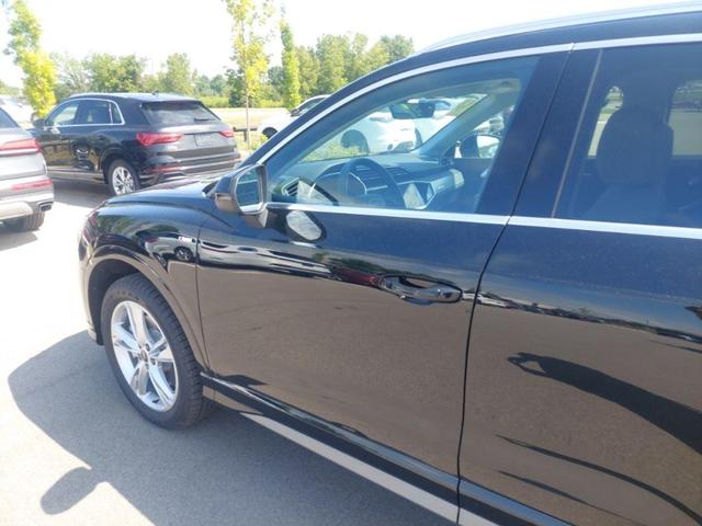 Photo of 2024 Mythos Black Metallic Audi Q3