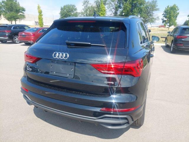 Photo of 2024 Mythos Black Metallic Audi Q3