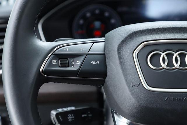 Photo of 2025 Mythos Black Metallic Audi Q5