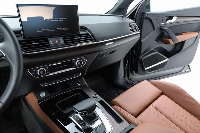 Photo of 2025 Mythos Black Metallic Audi Q5