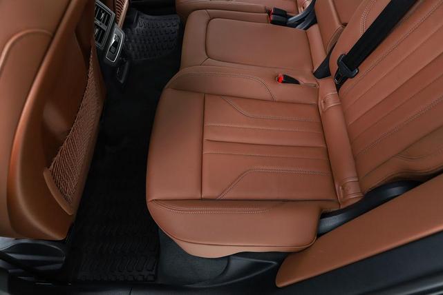 Photo of 2025 Mythos Black Metallic Audi Q5