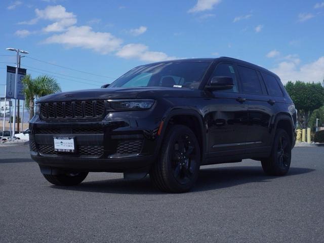 Photo of 2025 Diamond Black Jeep Grand Cherokee L