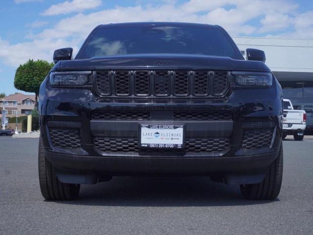 Photo of 2025 Diamond Black Jeep Grand Cherokee L