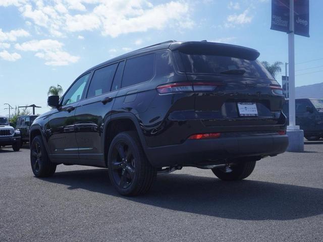 Photo of 2025 Diamond Black Jeep Grand Cherokee L