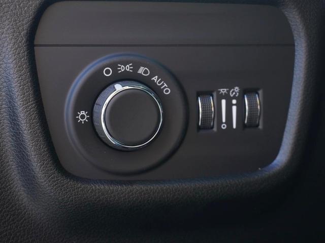 Photo of 2025 Diamond Black Jeep Grand Cherokee L