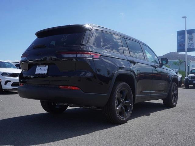 Photo of 2025 Diamond Black Jeep Grand Cherokee L