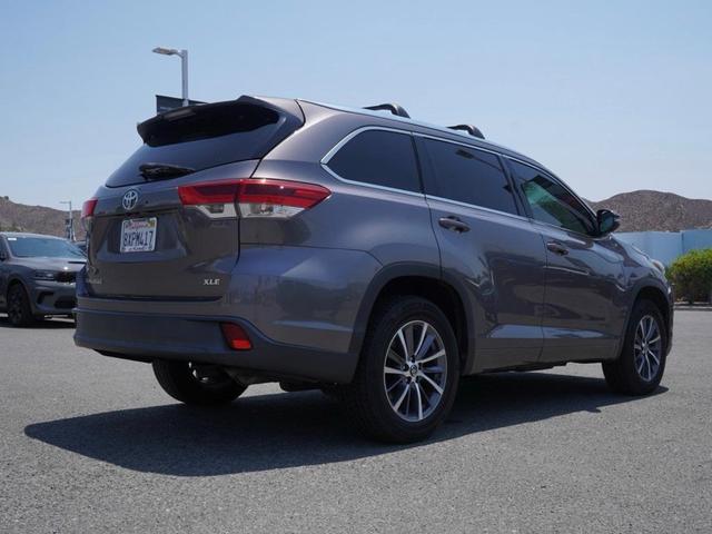 Photo of 2018 Predawn Gray Mica Toyota Highlander