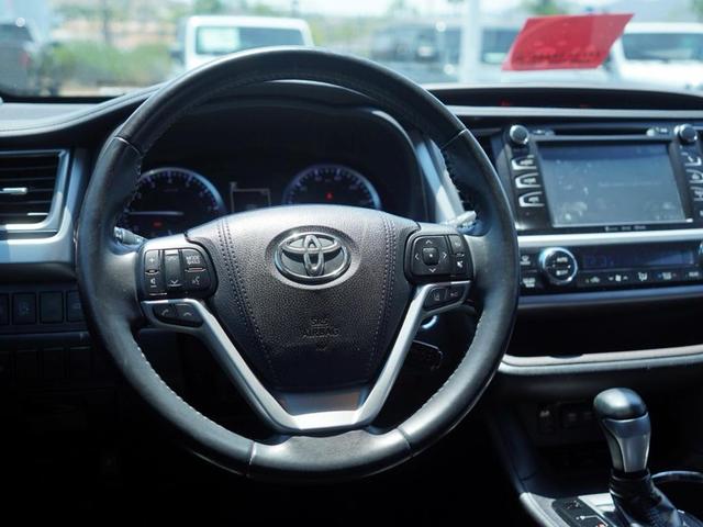 Photo of 2018 Predawn Gray Mica Toyota Highlander