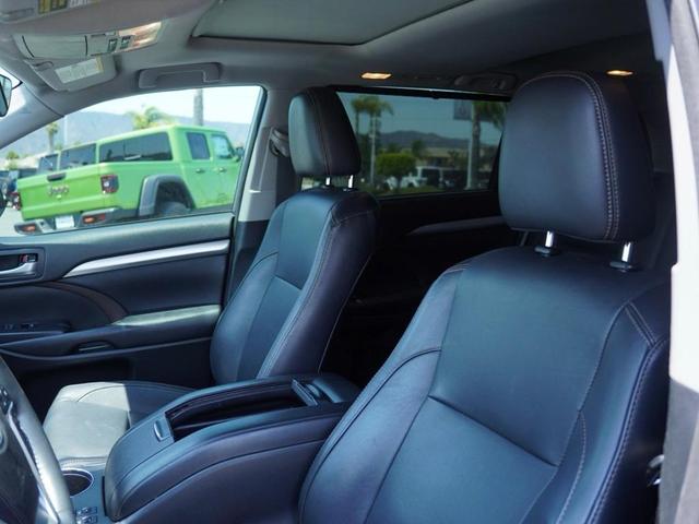 Photo of 2018 Predawn Gray Mica Toyota Highlander