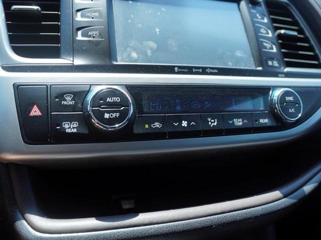 Photo of 2018 Predawn Gray Mica Toyota Highlander