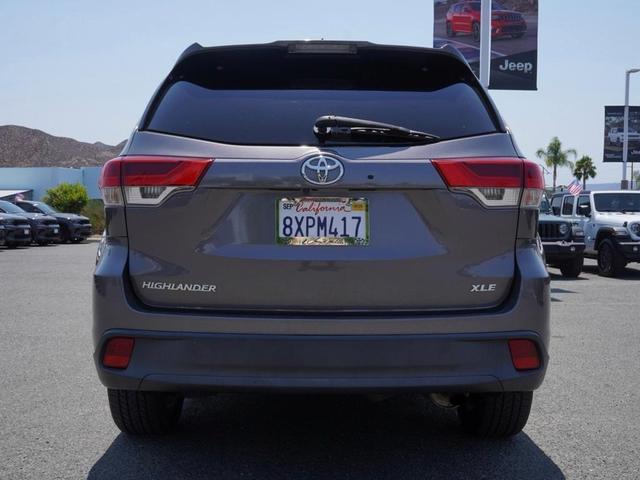 Photo of 2018 Predawn Gray Mica Toyota Highlander