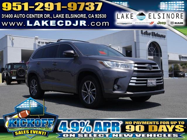 Photo of 2018 Predawn Gray Mica Toyota Highlander