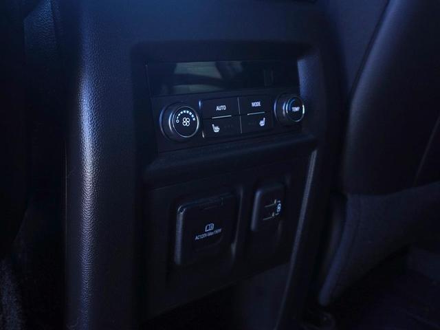 Photo of 2023 Mosaic Black Metallic Chevrolet Traverse