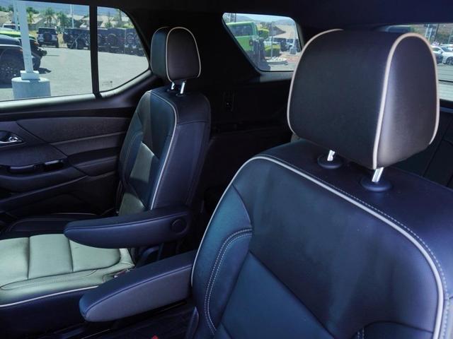Photo of 2023 Mosaic Black Metallic Chevrolet Traverse