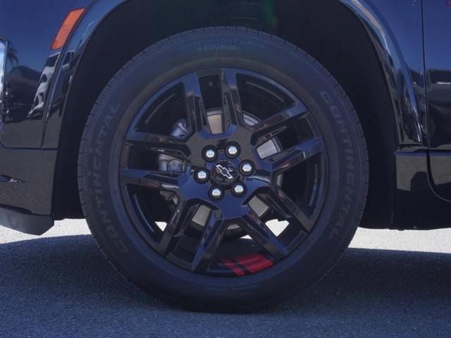 Photo of 2023 Mosaic Black Metallic Chevrolet Traverse