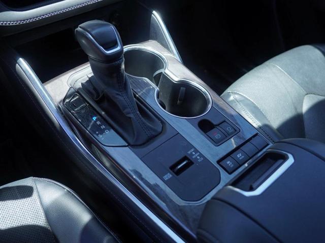 Photo of 2022 Magnetic Gray Metallic Toyota Highlander Hybrid