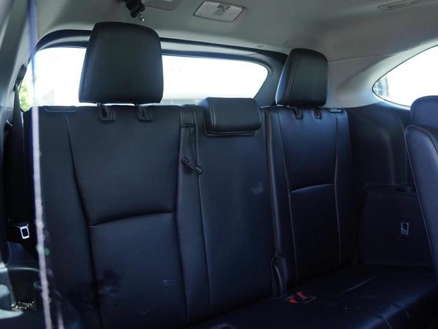 Photo of 2022 Magnetic Gray Metallic Toyota Highlander Hybrid