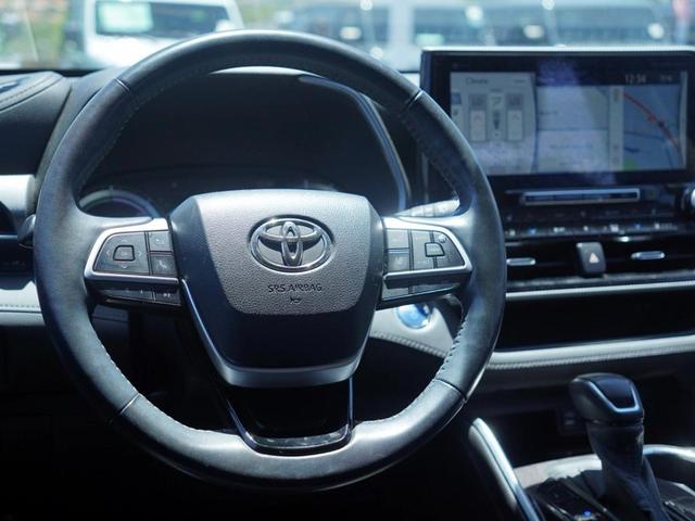 Photo of 2022 Magnetic Gray Metallic Toyota Highlander Hybrid
