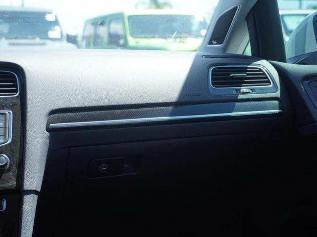 Photo of 2015 Pure White Volkswagen Golf