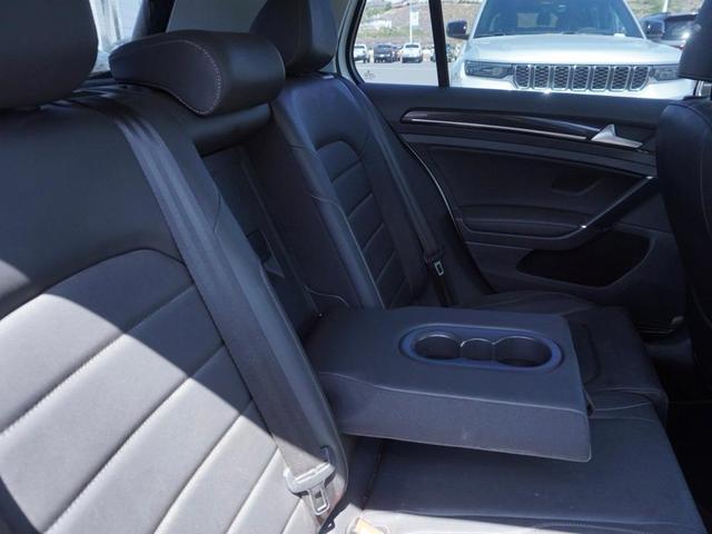 Photo of 2015 Pure White Volkswagen Golf