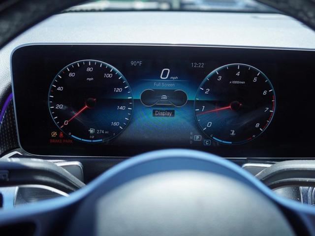 Photo of 2020 Midnight Black Mercedes-Benz GLB 250