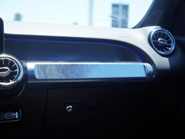 Photo of 2020 Midnight Black Mercedes-Benz GLB 250