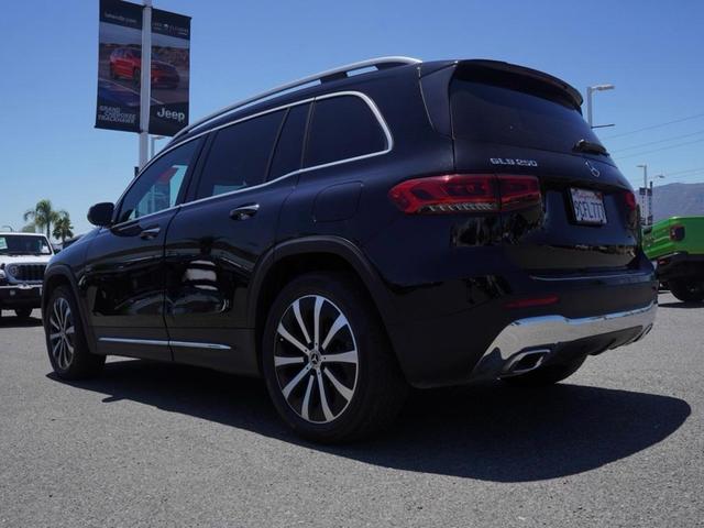 Photo of 2020 Midnight Black Mercedes-Benz GLB 250