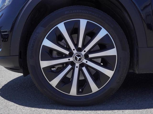 Photo of 2020 Midnight Black Mercedes-Benz GLB 250
