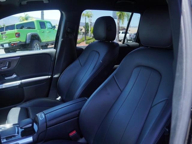Photo of 2020 Midnight Black Mercedes-Benz GLB 250