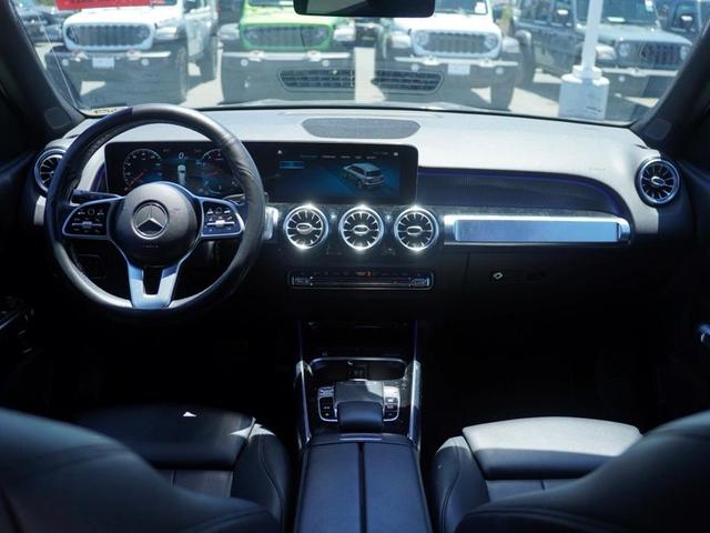 Photo of 2020 Midnight Black Mercedes-Benz GLB 250