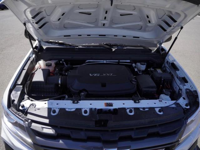 Photo of 2022 Summit White Chevrolet Colorado