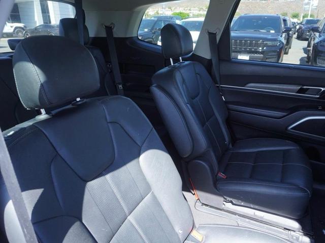Photo of 2021 Ebony Black Kia Telluride
