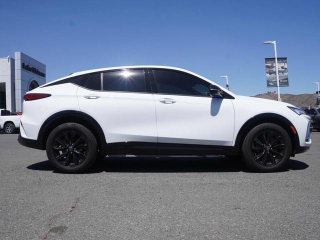 Photo of 2024 Summit White Buick Envista