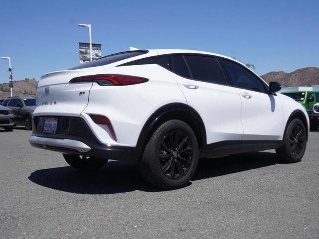 Photo of 2024 Summit White Buick Envista