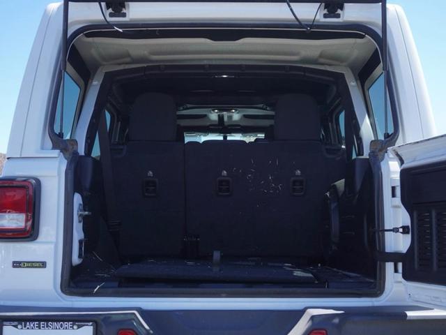 Photo of 2021 Bright White Clearcoat Jeep Wrangler Unlimited