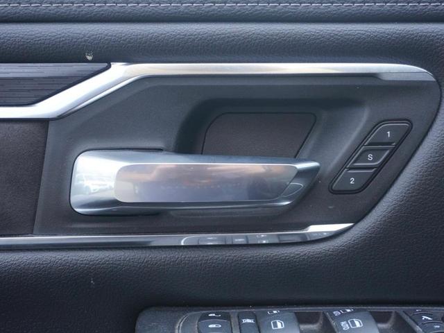 Photo of 2024 Billet Silver Metallic Clearcoat RAM 1500