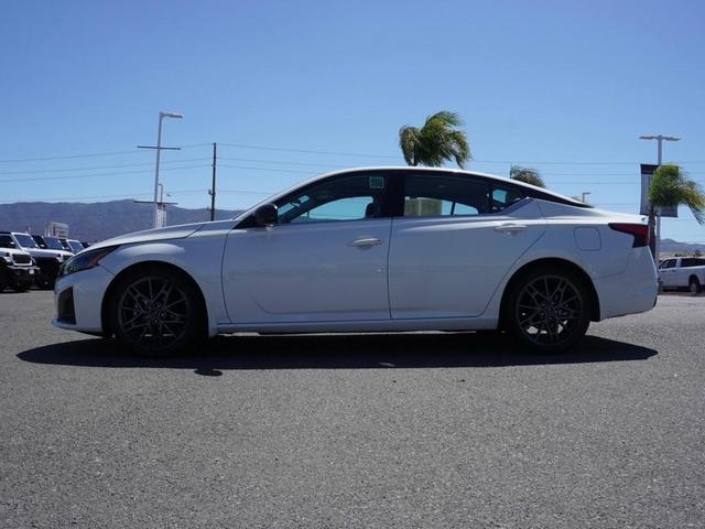 Photo of 2023 White Nissan Altima
