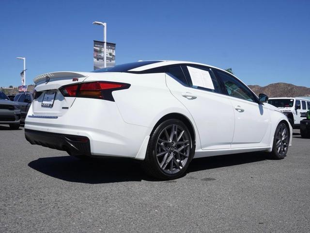 Photo of 2023 White Nissan Altima