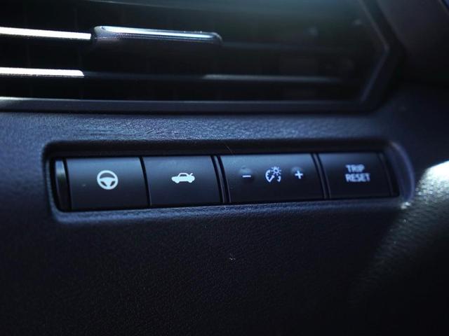 Photo of 2023 White Nissan Altima