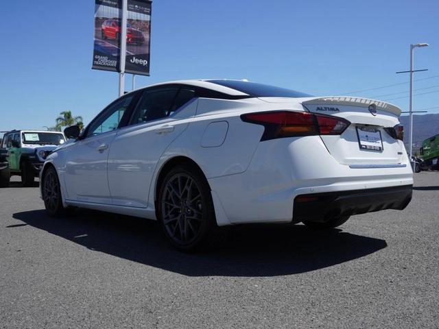 Photo of 2023 White Nissan Altima
