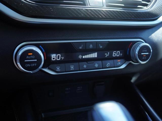 Photo of 2023 White Nissan Altima