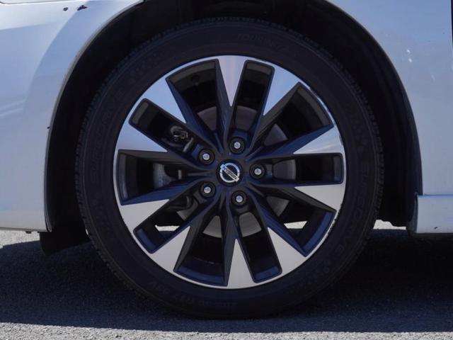 Photo of 2017 Aspen White Nissan Sentra