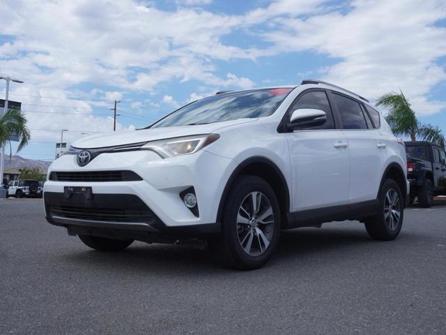 Photo of 2017 Super White Toyota RAV4