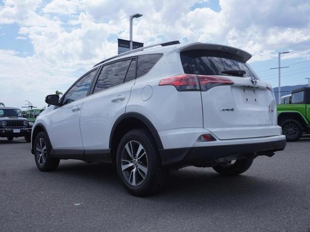 Photo of 2017 Super White Toyota RAV4
