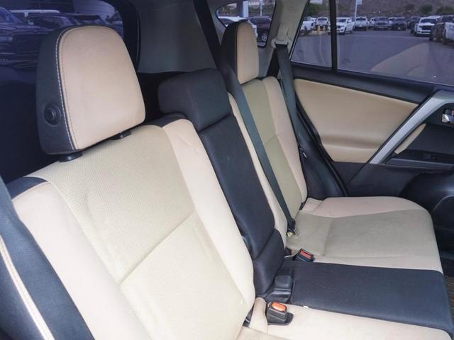 Photo of 2017 Super White Toyota RAV4